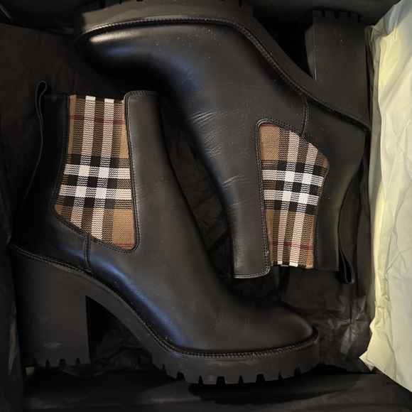 Burberry Black Leather Ankle Boots - Picture 7 of 7